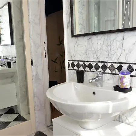 Apartamento Raffaello Al Duomo By Charming Italy Tour *