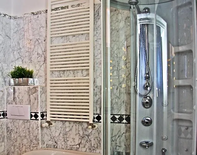 Raffaello Al Duomo - Charming Italy Tour Apartament *